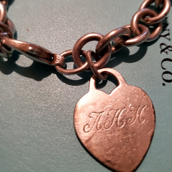 Tiffany & Co Bracelet with a heart shaped charm - Picture 13 of 16